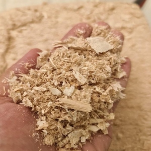 Virutas de Madera de la Mejor Calidad, Cama Suave y Natural para Ganado, Aves de Corral, Mascotas y Jardinería, Elección Profesional para Compradores - Product Image 2