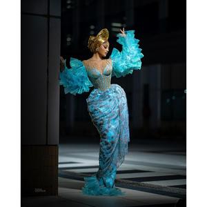 Vestido de Organza Hecho a Mano Aqua Majesty George con Mangas con Volantes, Adornos de Cristal y Detalles de Ganchillo, Estilo Imperio, Largo hasta el Suelo - Product Image 1