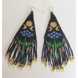 Boucles d'oreilles Lune et Hydragea perlées avec des glands brodées à la main de qualité incroyable à vendre - Product Image 1