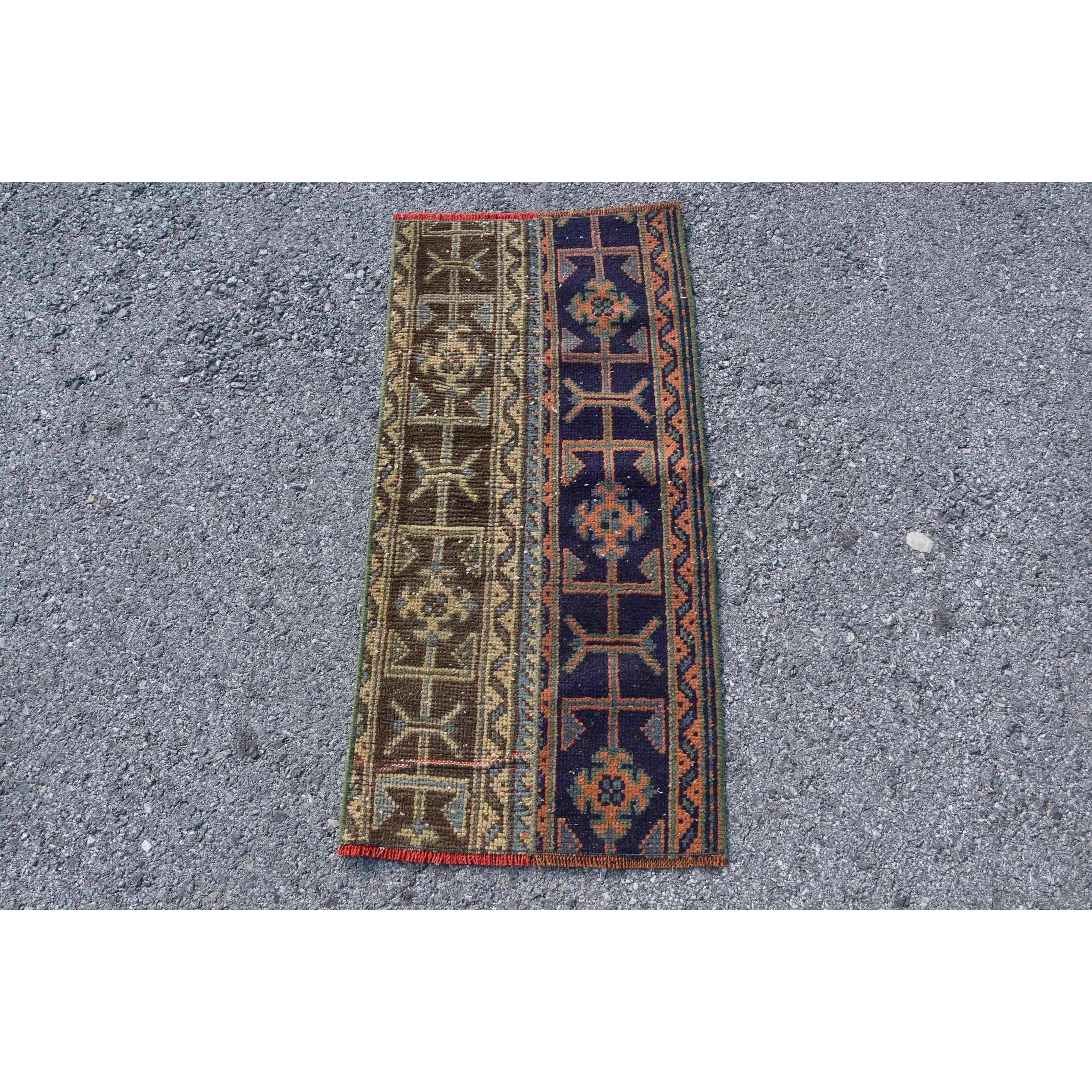 สีน้ำตาล