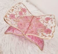 Soporte para Corán Personalizado de Resina Rosa con Diseño Religioso y Amoroso, Coleccionable, Hecho a Mano en Europa, con Marcador y Tasbeeh a Juego