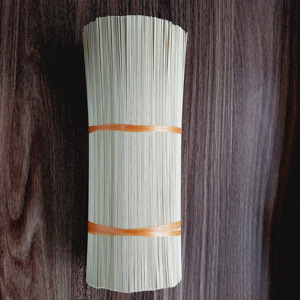 Bâtonnets de bambou blanc blanchi du Vietnam 8 9 & 12 pouces pour la fabrication d'encens religieux à comptage élevé poli à faible gaspillage - Product Image 6