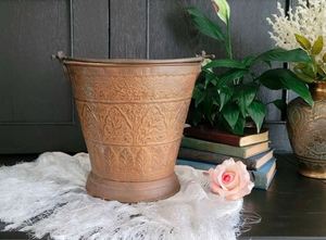 Seau à charbon en cuivre élégant avec poignée suspendue Parfait pour le jardinage intérieur extérieur et l'accessoire de foyer Durable et élégant - Product Image 2
