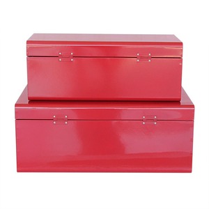 Juego de 2 Baúles de Almacenamiento de Metal Rojos Navideños - Product Image 2