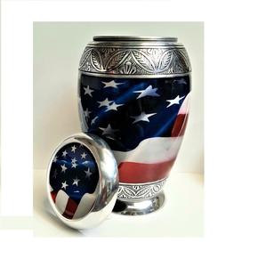 Urna Conmemorativa con Bandera Americana, Urna de Cremación de Latón de Alta Calidad Estilo Americano para Cenizas Humanas - Product Image 5