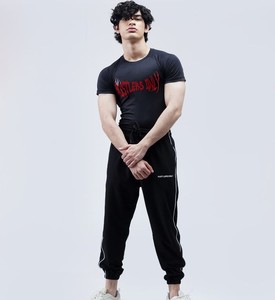 Chemise de compression de sport pour homme de haute qualité, vente en gros, ensembles de rashguard de lutte personnalisés, extensible, léger, séchage rapide, respirant - Product Image 5