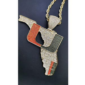 Colgantes y Dijes Deportivos para Hombre Miami Hurricanes Turnover de Plata de Ley 925 Chapados en Oro de 14K con Moissanita de Corte Brillante Redondo - Product Image 3