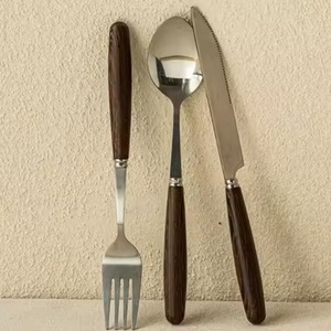 Cubiertos de Acero y Madera de Alto Rendimiento con Materiales Ecológicos y Acabados Elegantes Hechos a Mano - Product Image 1