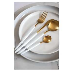 Ensemble de couverts élégant en acier inoxydable avec des motifs décoratifs et un attrait élégant idéal pour les repas haut de gamme et les occasions spéciales - Product Image 2