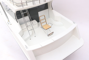 TOYOTAA PONAM 35 Bateaux miniatures artisanaux modernes Conception de yacht moderne en bois avec technique peinte - Product Image 2