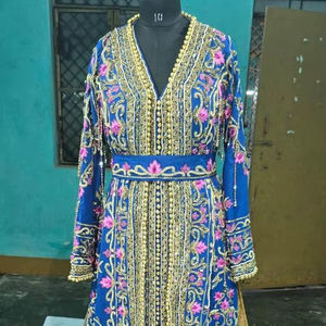 Robe Caftan Takchita bleu royal pour femme 2025 @ avec perles de verre en cristal embellies, Dabka, perles, pierre et travail Resham - Product Image 1