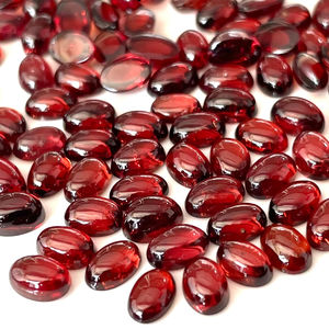 โกเมนสีแดงธรรมชาติรูปไข่3X5มม. ถึง8X10มม. Cabochon-หลวมโกเมนคุณภาพสูงสุด - Product Image 1