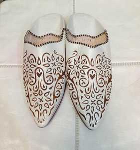 Wholesale Authentic White Moroccan Leather Babouche Slippers Stamped Oriental <b>Mules</b> Flat <b>Pointed</b> Slip On Shoes multiple colors - Product Image 2