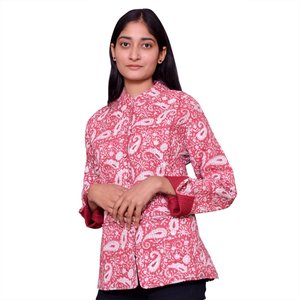 Veste matelassée pour femmes, meilleure qualité, bloc de main imprimé, rembourré avec une couche de coton doux, à vendre - Product Image 1
