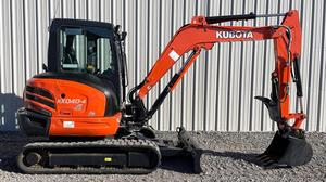 ENVÍO GRATUITO Miniexcavadora KUBOTA KX040-4 de 40 HP con Cabina Cerrada, Aprobada por EPA y CE, Bomba Hidráulica Auxiliar, Motor, Caja de Cambios, PLC. - Product Image 4