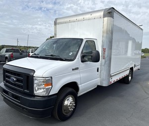 Châssis Ford E-Series E-350 SD Cutaway LB DRW RWD 2024 Blanc Robuste d'occasion avec Pack Équipement, Jantes Acier et Pack Remorquage - Product Image 1