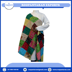 Estolas de Alta Calidad para Mujer, Fabricadas en India, Hechas a Mano, de Algodón Kantha de Lujo, Reversibles, de Seda, en Venta - Product Image 2