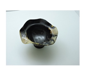 Bol de service en corne naturelle de style européen, aspect vintage, pour servir et mélanger les salades, bol en corne médiéval, design feuillu pour les hôtels - Product Image 2