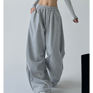 Pantalones de chándal holgados de algodón liso para mujer con bolsillos estilo informal de gran tamaño - Product Image 2