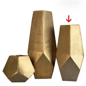 Jarrón de arcilla en forma de zig-zag perfecto para la decoración del hogar sala de estar dormitorio Escritorio de estudio y se puede utilizar como regalo o pieza de exhibición - Product Image 5