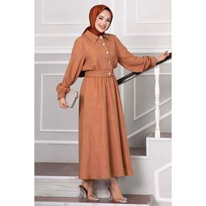 Costume 2 pièces à jupe détaillée avec boutons de pierre Tan - Product Image 3