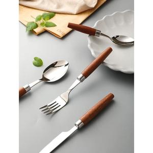 Cubiertos de acero inoxidable Ideal para cocina, mesa, café, uso doméstico, mango de madera, juego de cubiertos de 4 juegos de cubiertos chapados en Color plateado - Product Image 1