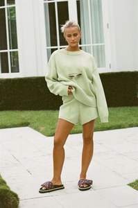 Ropa de calle, Top corto a rayas, pantalones cortos, conjuntos de 2 uds para mujer, venta al por mayor, ropa Y2K, traje de verano 2024 para mujer, Traje de dos piezas de punto - Product Image 2