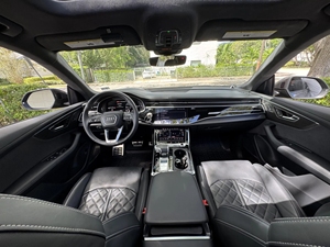 Audi SQ8 Prestige 2024 con motor V8 biturbo de 4.0 litros y transmisión automática de ocho velocidades - Product Image 6