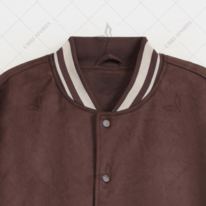 Blouson aviateur en daim de style universitaire marron classique avec bordure côtelée rayée et fermeture à boutons pour hommes et femmes vêtements d'extérieur décontractés - Product Image 2