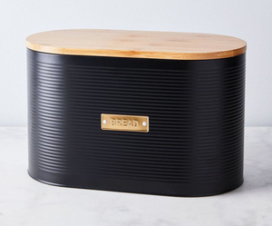 Corbeille à pain ovale noire en métal côtelé avec couvercle en bois et plaque dorée « Pain », disponible à prix de gros - Product Image 1