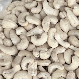 Vente en gros de noix de cajou crues Offre Spéciale 160 180 240 Meilleure qualité Santigo Usine Prix raisonnable - Product Image 1