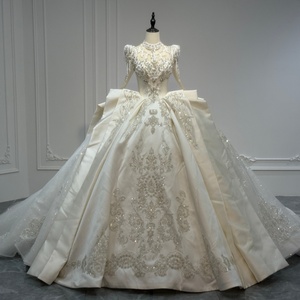 XS269 Vestido de Novia de Gala con Cuello Alto, Satén y Cuentas, Estilo Imperio, con Cola Capilla, Flores de Encaje Modernas y Cristales - Product Image 1