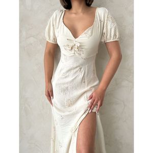 Robes décontractées en lin en gros avec broderie, élégantes et confortables - Product Image 6