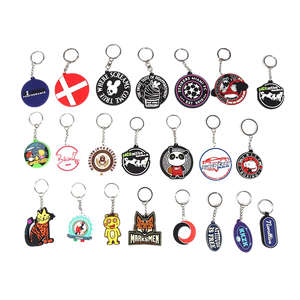 Porte-clés en caoutchouc PVC moulé de qualité supérieure Design personnalisé gaufré pour la marque élégante Marchandise jeunesse et campagnes promotionnelles à la mode - Product Image 4