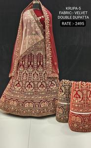 Lehenga Choli de bonne qualité fabriqué à la main pour la décoration de mariage et d'anniversaire pour les vêtements de mariée du fournisseur indien - Product Image 2
