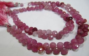 Tự Nhiên Màu Hồng Của <span class=keywords><strong>Ruby</strong></span> Hình Trái Tim 5-6Mm Hạt, Mugo <span class=keywords><strong>Ruby</strong></span> Briolette Hạt Sợi 8 Inch Dài, 65 Để 70 Hạt Mỗi Sợi - Product Image 3