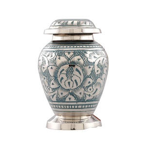 Urnas de cremación de recuerdo de latón de alta calidad con diseño de hoja de grabado Urnas funerarias de metal con acabado de mármol negro marrón - Product Image 4