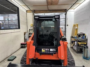 รถตักล้อยาง Kubota SVL75-2 (4 ตัน) ราคาถูก ผ่านการทดสอบและรับรองแล้ว ใช้งานมา 6001-8000 ชั่วโมง สภาพดีเยี่ยม - Product Image 2