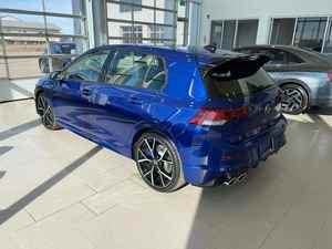 Voiture d'occasion essence 2024, SUV 4 places automatique 4.1-6L 150-200ch L4, sièges en cuir, toit ouvrant panoramique, exportation - Product Image 2