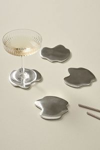 Posavasos de metal decorativos hechos a mano diseñados para una durabilidad duradera y una presentación elegante en el hogar - Product Image 3