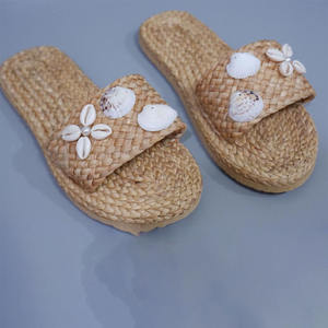 Sandalias de Playa Hechas a Mano con Hierba Marina para Mujer, Sandalias Ecológicas de Verano para Mujer de Fábrica en Vietnam - Product Image 5