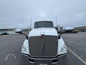 Camion benne KENWORTH T680 neuf/d'occasion 2019, caméra arrière 360°, capacité de charge 31-40T, norme Euro 6, moteur diesel Dongfeng, transmission automatique - Product Image 5