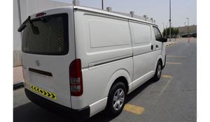 Camioneta Hiace 2020 Usada, Tracción Trasera, Motor de 4.5L de Aspiración Natural, Caja de Cambios Automática, Asientos de Cuero, Interior Oscuro, Cámara Trasera de 360° - Product Image 5