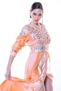 Caftan brodé avec ceinture pour fête pour femmes musulmanes à Dubaï - Product Image 2
