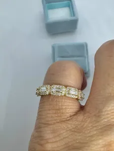 Anillo de Boda Elegante de Plata 925 con Moissanita Auténtica de Corte Baguette de 2 Quilates, de la Colección de Anillos de Moissanita - Product Image 2