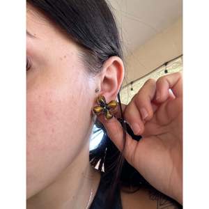 Tigers Eye & <b>Sterling</b> <b>Silver</b> Vintage Flower <b>Stud</b> <b>Earrings</b> Bezel <b>Set</b> - Product Image 2