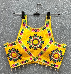 Blusa de moda con colorido trabajo multihilo Real Mirror Work Fancy Back Kodi Latkan-Tejido tejido para bodas - Product Image 5