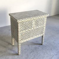 Incrustation d'os rectangulaire de haute qualité et bois 7 tiroirs Buffet à 2 portes en incrustation d'os noir Table de console Table de buffet en os