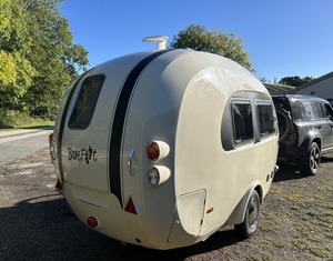 Achetez une nouvelle caravane de camping BareFoot Teardrop légère en alliage d'aluminium, pour 4 personnes, caravane de voyage moderne, charge utile maximale de 1001-2000 kg - Product Image 1