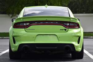 Charger SRT Hellcat Widebody Jailbreak 2023, Motor Hemi V8 Supercargado de 717 HP, Color Sublime, Sin Modificar - Product Image 4